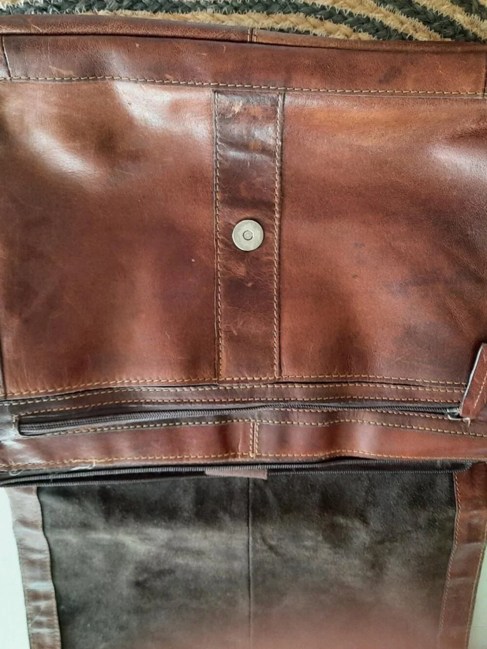Gently used AWESOME leather laptop bag